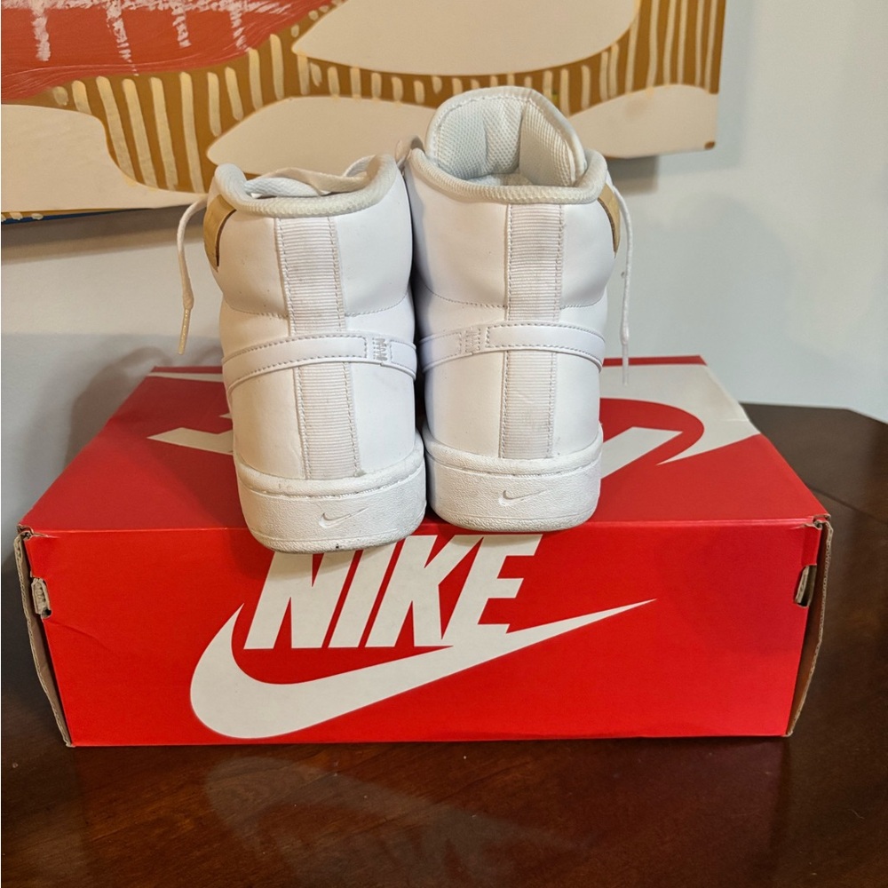 Nike Court Royale 2 Mid Triple White Leather Sneakers Women 9 CT1725-100 - Picture 3 of 5